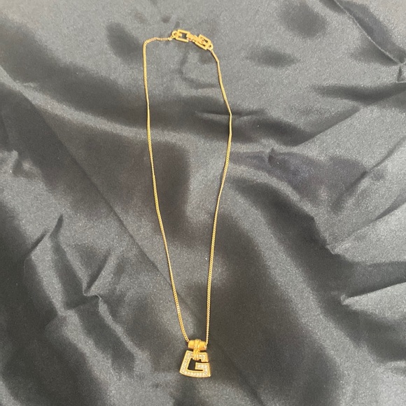 ✨GIVENCHY “G” NECKLACE - Picture 2 of 4